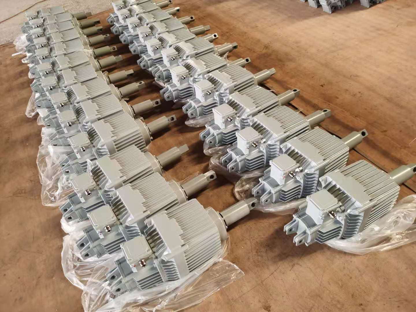 السفينة EB2000-120 الدفع الهيدروليكي الكهربائية إلى زيمبابوي عن طريق الجو